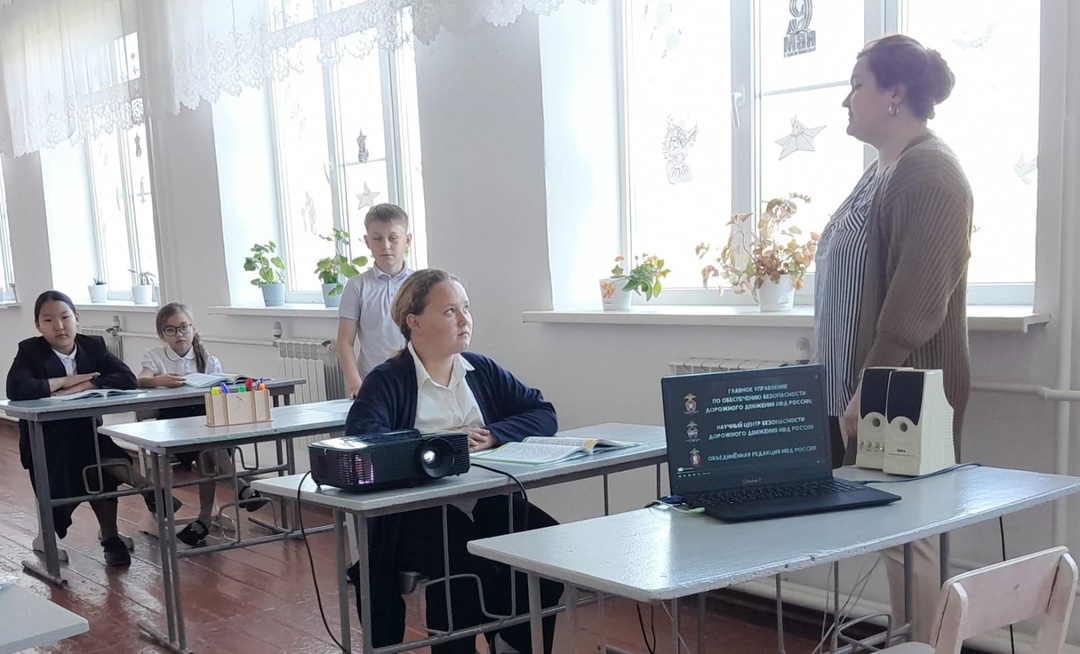 Просмотр видеоролика о детском дорожно-транспортном травматизме..